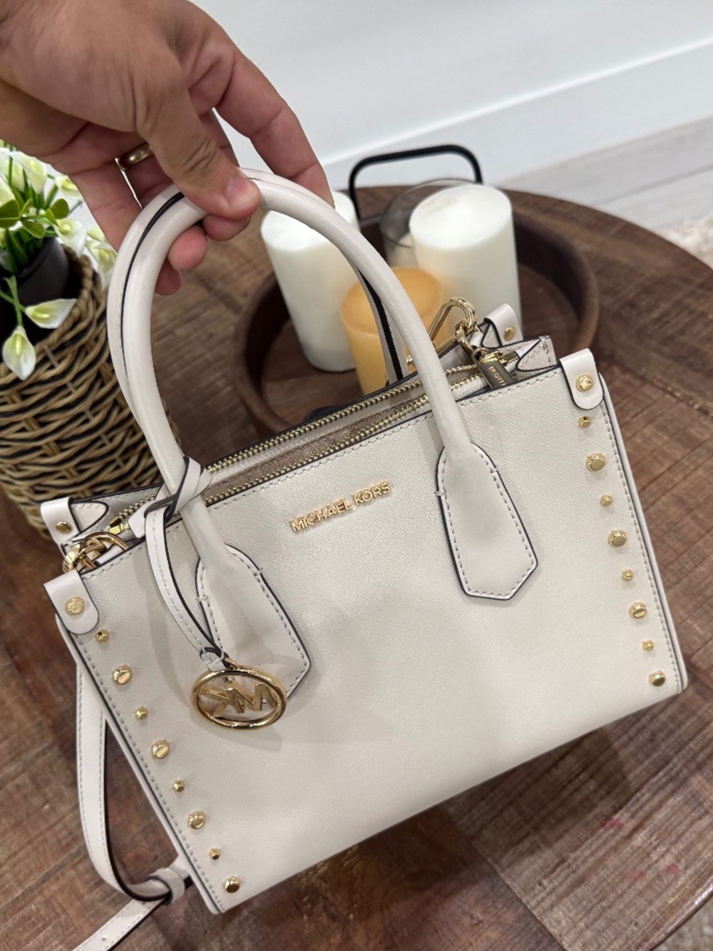 Michael Kors Mercer Medium Crossbody Purse HandBag Cream or light beige color